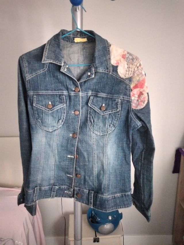 Cazadora vaquera con apliques muy original  sisa45