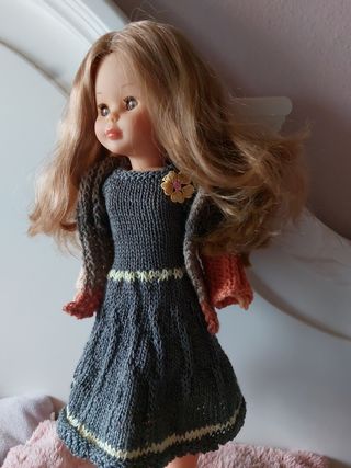 Muñeca Nancy con vestido a ganchillo