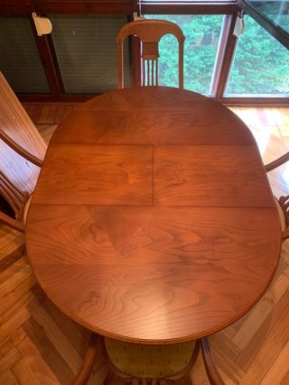 Mesa comedor extensible y 4 sillas