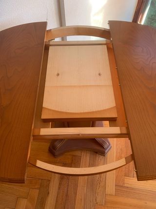 Mesa comedor extensible y 4 sillas
