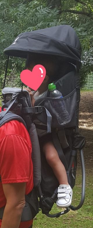 Mochila portabebés Deuter montaña