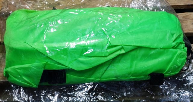 Lettino gonfiabile verde