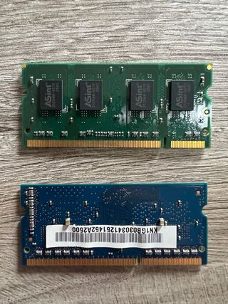 RAM 1GB Asint + 1GB Nanya