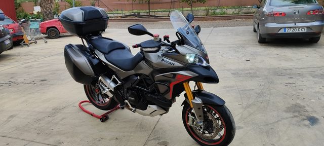 Ducati Multistrada 1200S - Gris
