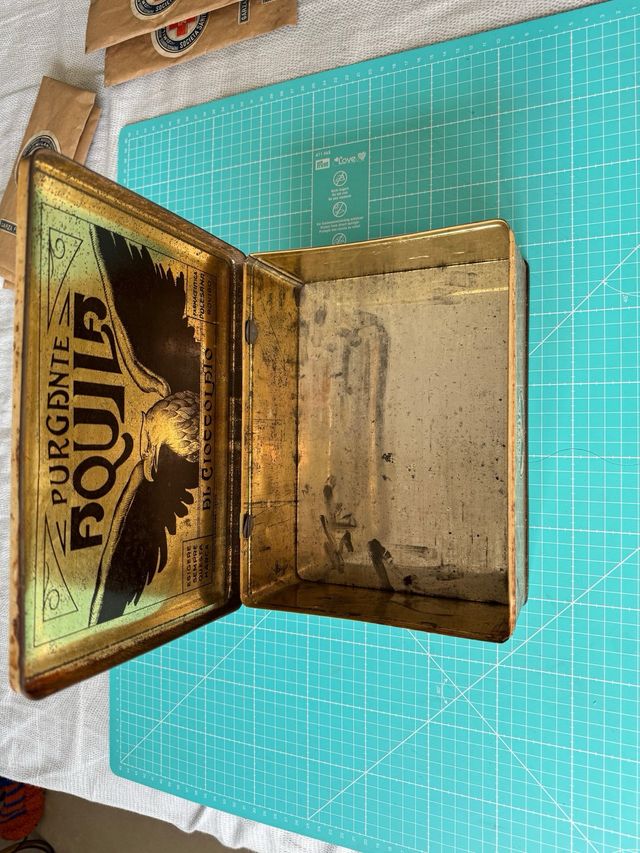 Scatola metallo medicinale antica