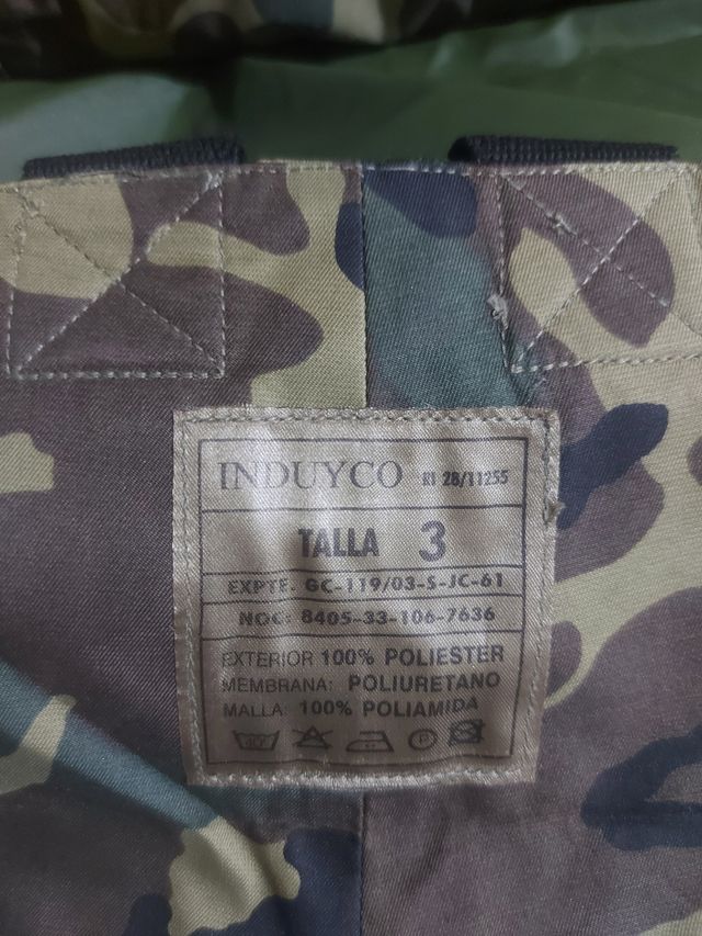 Chubasquero camuflaje bimetizado