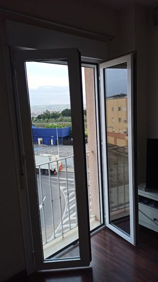 2 Puertas balconeras aluminio abatibles
