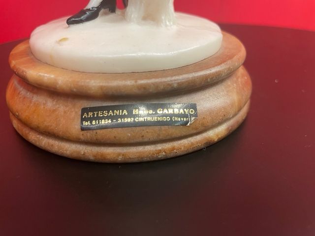 Artesanía femenina en alabastro