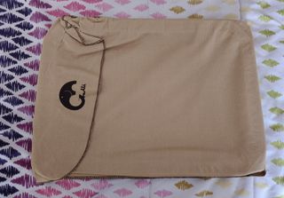 Bandeja de acero inoxidable y oro