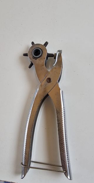 Pinza fusellatrice per cintura