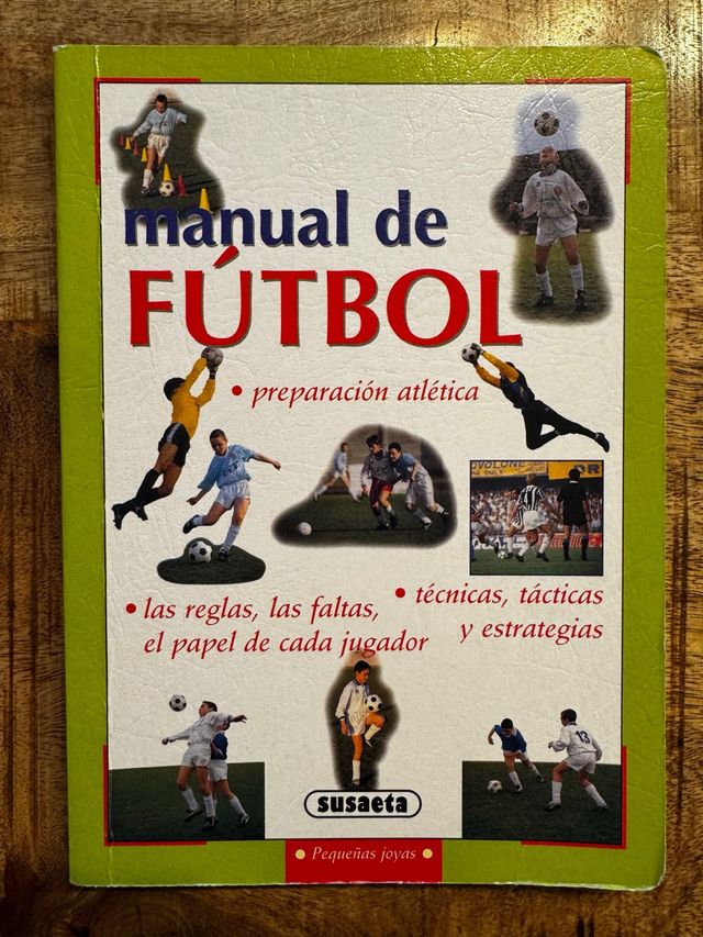 Manual de fútbol (Pequenas Joyas) (Spanish Edit...