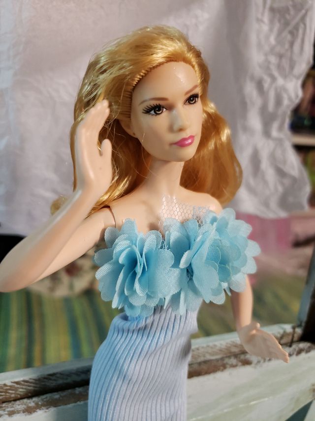 Muñeca Barbie fashion azul