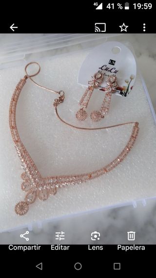 Collar y pendientes LuLu dorados