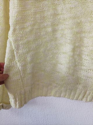 Suéter amarillo mujer