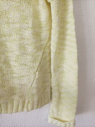 Suéter amarillo mujer