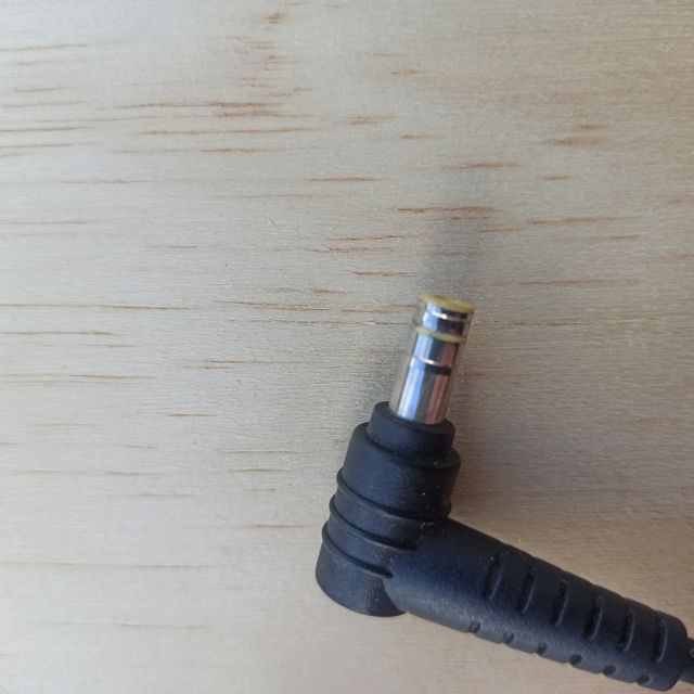 Cargador Delta Electronics Inc. N7908