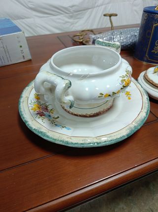 Sopera de porcelana años 80.