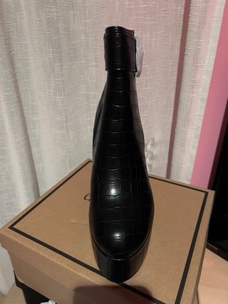 Botines negros a estrenar