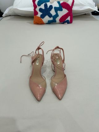 Zapato de tacón rosa