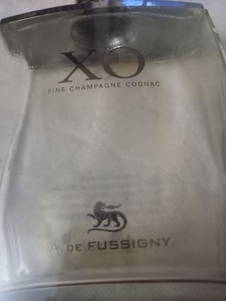 Bottiglie vuote whisky e cognac