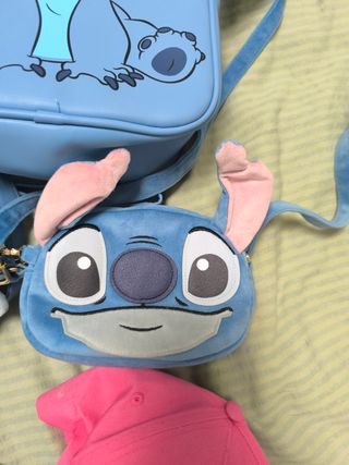 Mochila, bolso y gorras Stitch