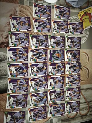 Cromos Adrenalyn  24-25