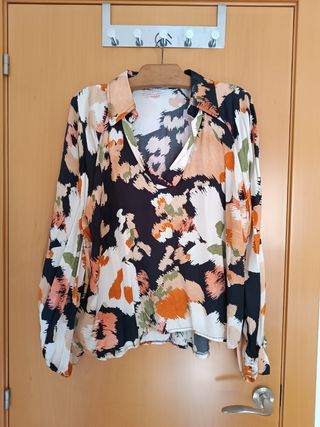 Blusa estampada negra multicolor talla L