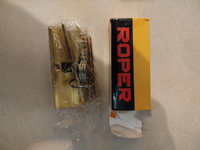 Cilindros bombillos puerta