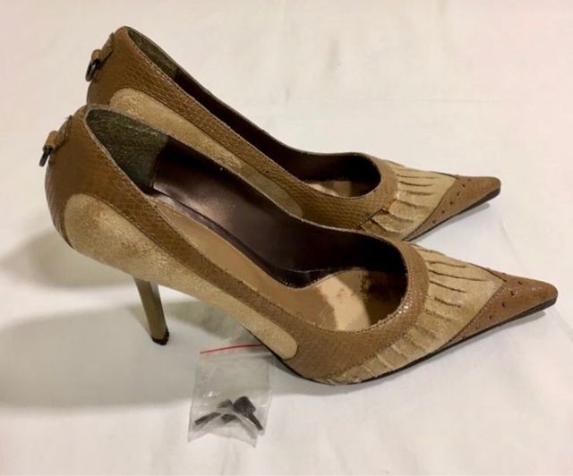 ZAPATOS BEIGE DE PUNTA Y STILETTO
