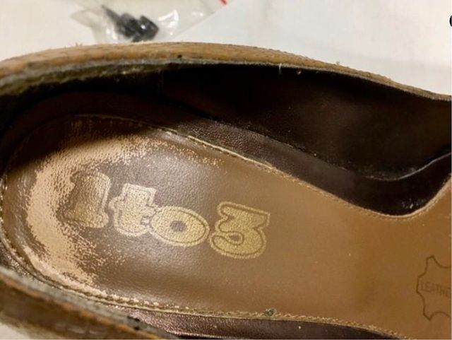 ZAPATOS BEIGE DE PUNTA Y STILETTO