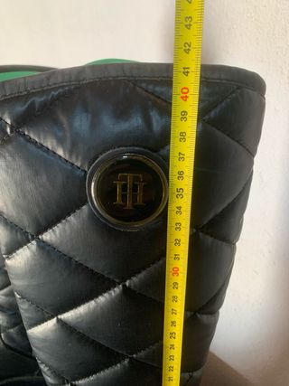 Botas Tommy Hilfiger acolchadas negras