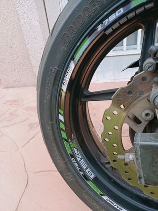 Kawasaki Z750 - Moto 2008 80.000 km