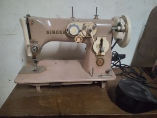 Máquina de coser Singer Antigua