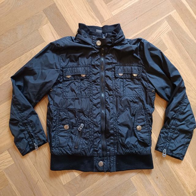 Jacqueta ligera negra de Zara talla 5-6 años niño