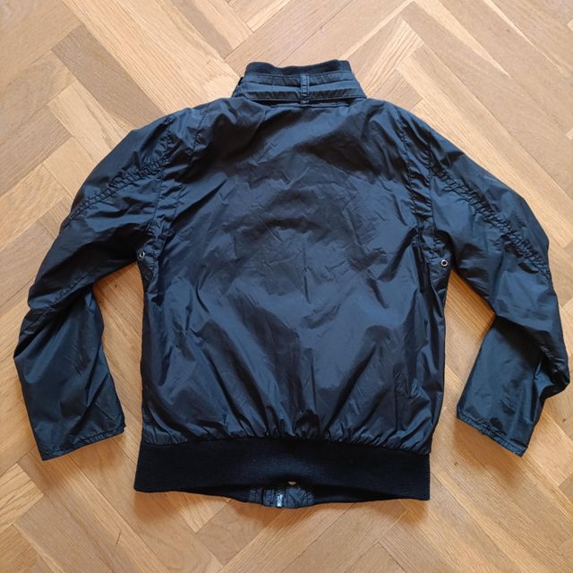 Jacqueta ligera negra de Zara talla 5-6 años niño