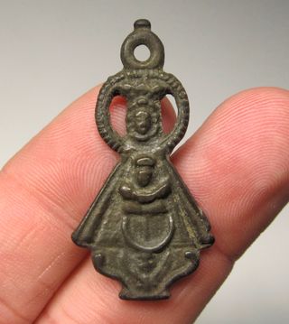 Preciosa Medalla Religiosa virgen Henar Lenar XVII