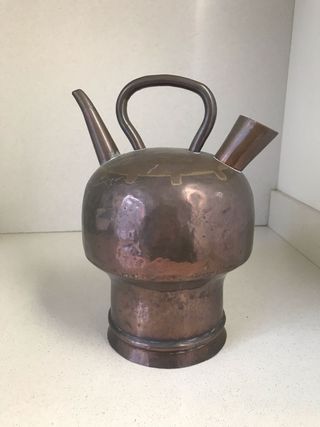 Cántaro bronce antiguo