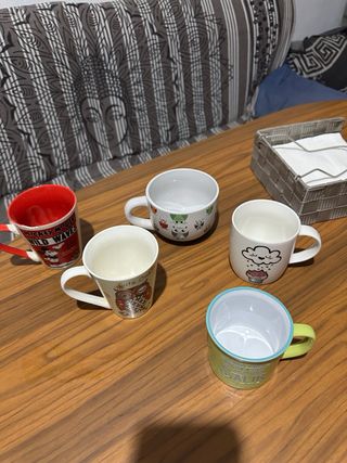 5 Tazas de cerámica y porcelana