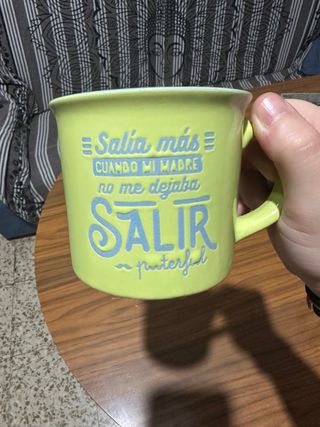 5 Tazas de cerámica y porcelana