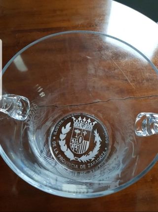 Champanera, Cubitera con escudo