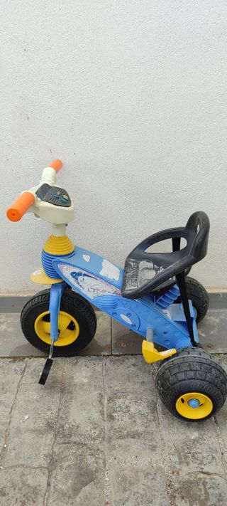 Triciclo infantil