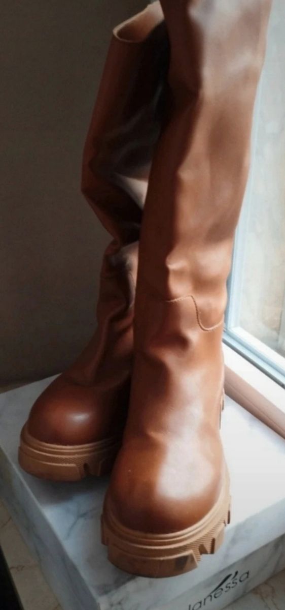 Stivali alti marroni donna