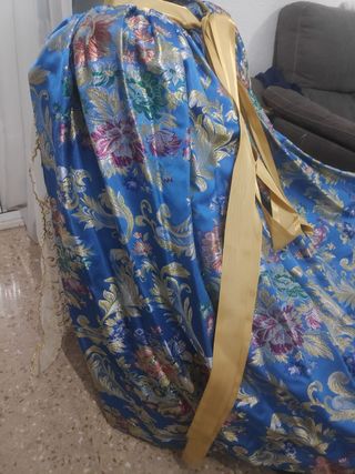 Traje fallera
Cintura 77 o mas
Largo falda 111 