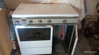 COCINA CON HORNO GAS Y ELECTRICIDAD 