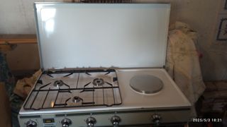 COCINA CON HORNO GAS Y ELECTRICIDAD 