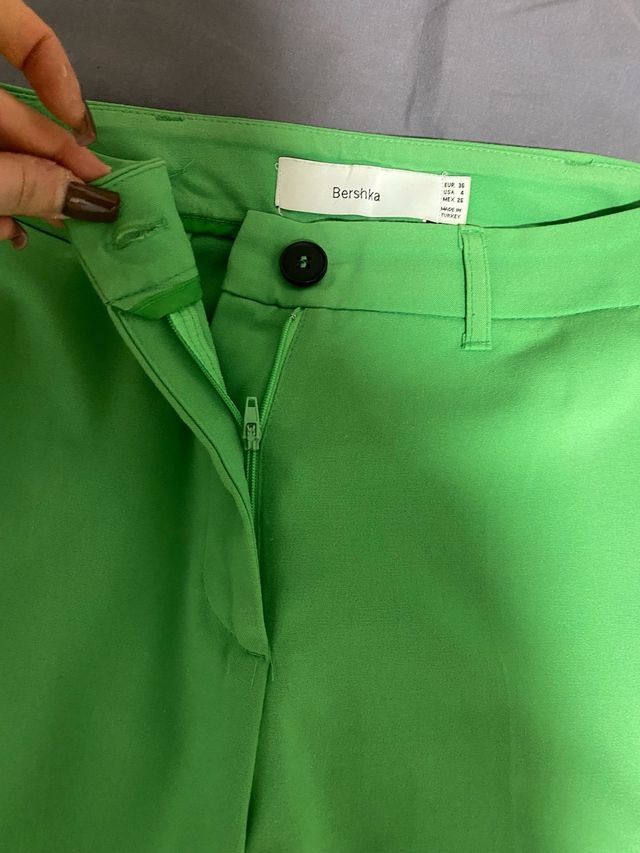 Pantalones verdes cómodos