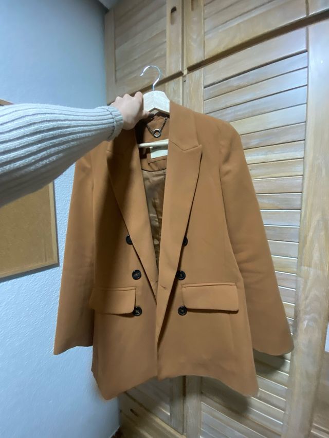 Chaqueta marrón elegante