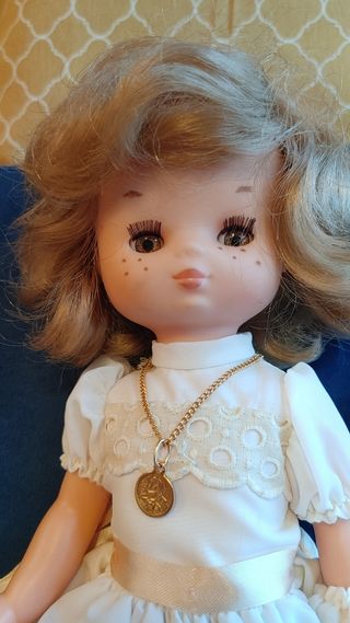 Muñeca Lesly comunión años 70