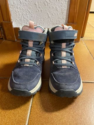 Botas montaña niña T.29 waterproof