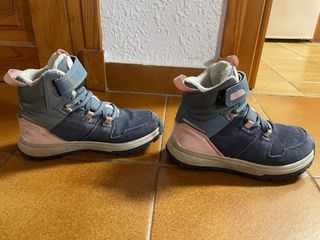 Botas montaña niña T.29 waterproof